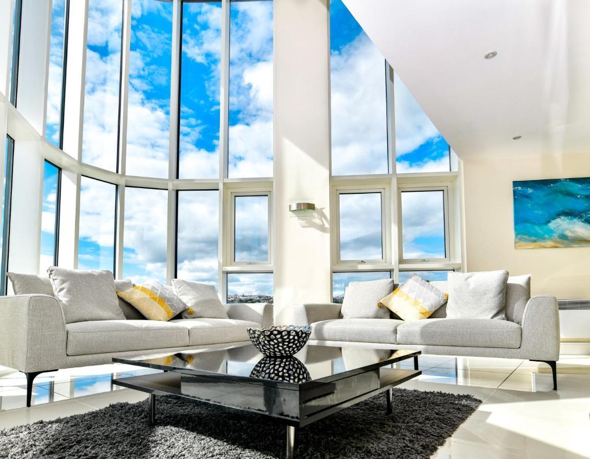 Just Stay Wales - Meridian Quay Penthouses 스완지 외부 사진