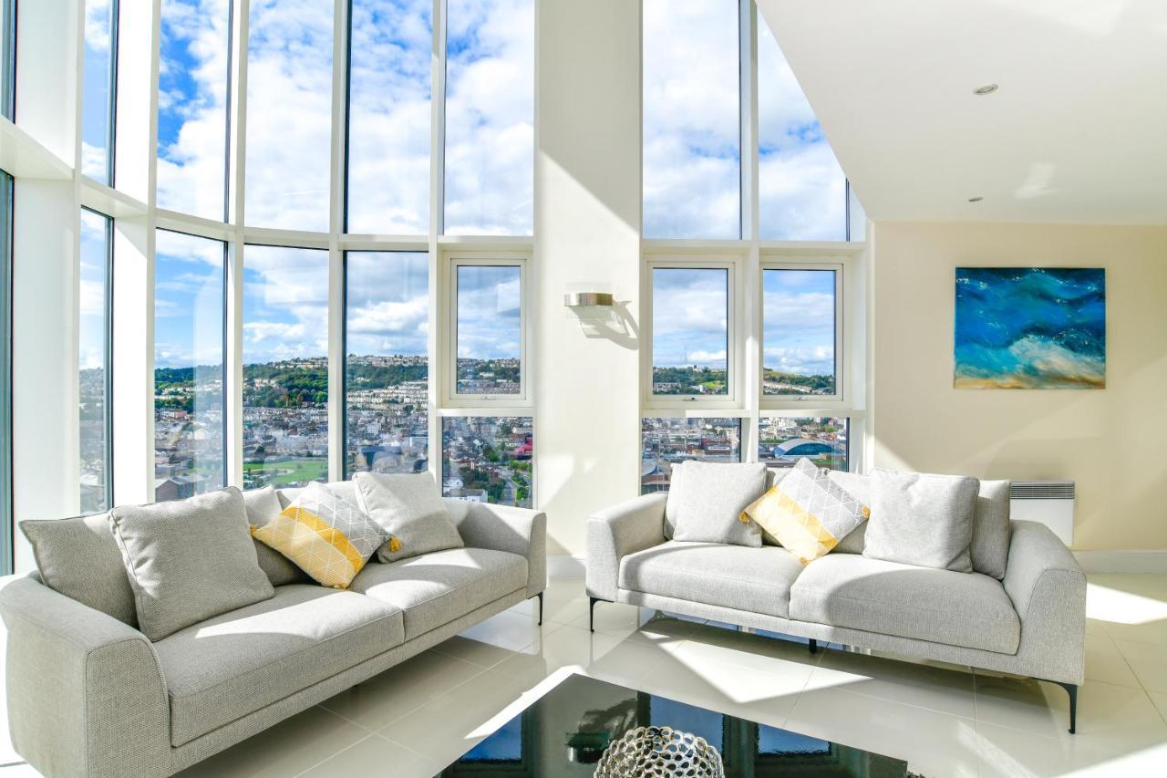Just Stay Wales - Meridian Quay Penthouses 스완지 외부 사진