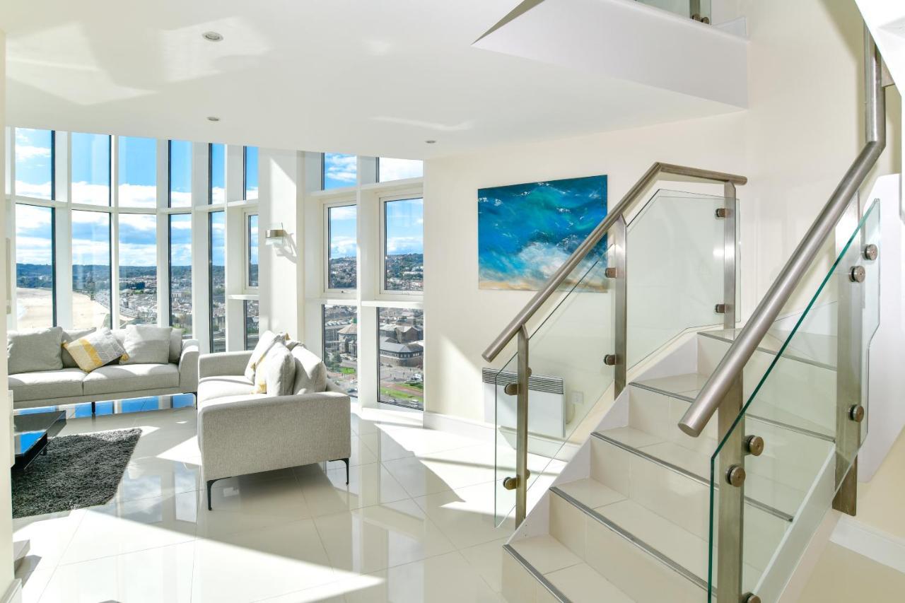 Just Stay Wales - Meridian Quay Penthouses 스완지 외부 사진