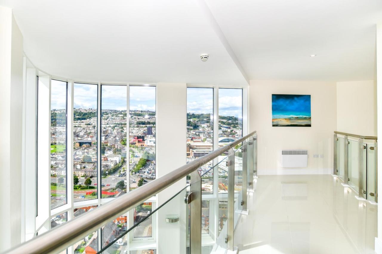 Just Stay Wales - Meridian Quay Penthouses 스완지 외부 사진