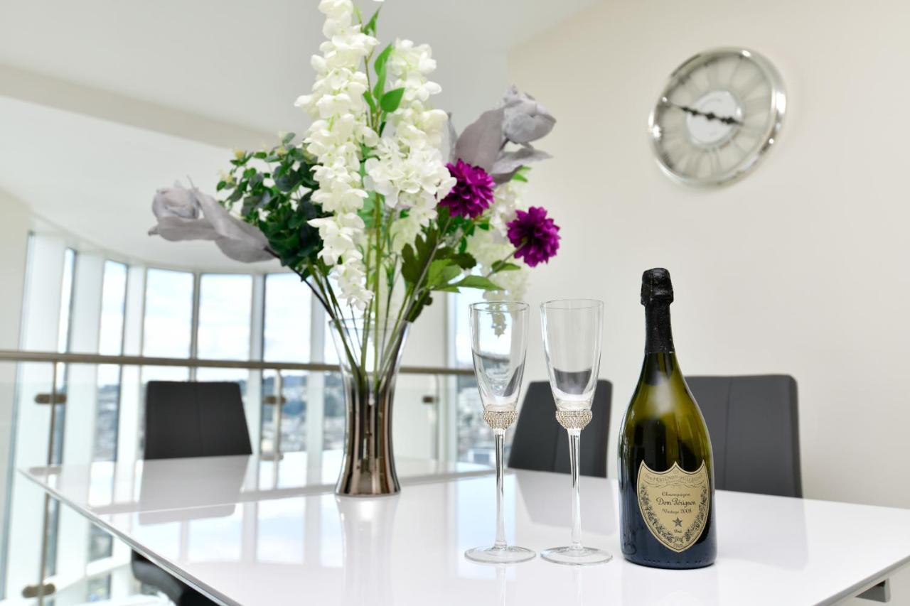 Just Stay Wales - Meridian Quay Penthouses 스완지 외부 사진