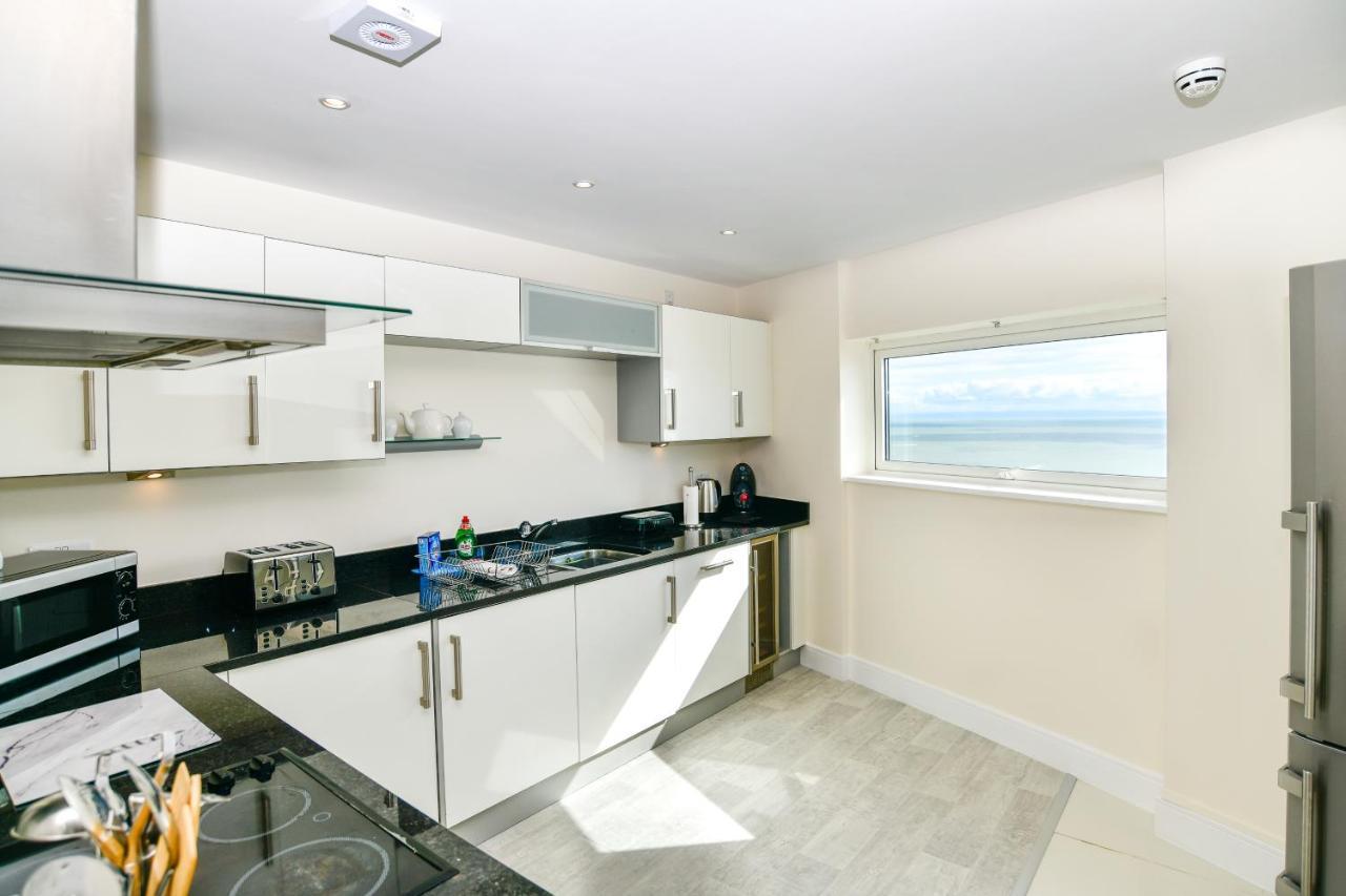 Just Stay Wales - Meridian Quay Penthouses 스완지 외부 사진