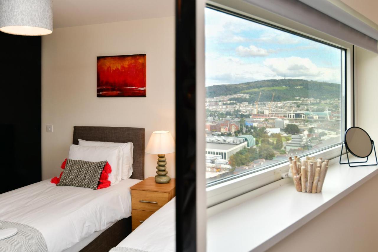 Just Stay Wales - Meridian Quay Penthouses 스완지 외부 사진