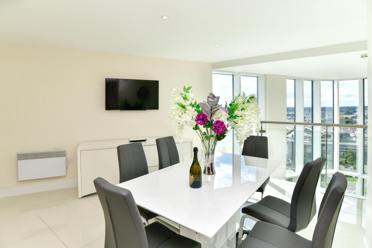 Just Stay Wales - Meridian Quay Penthouses 스완지 외부 사진