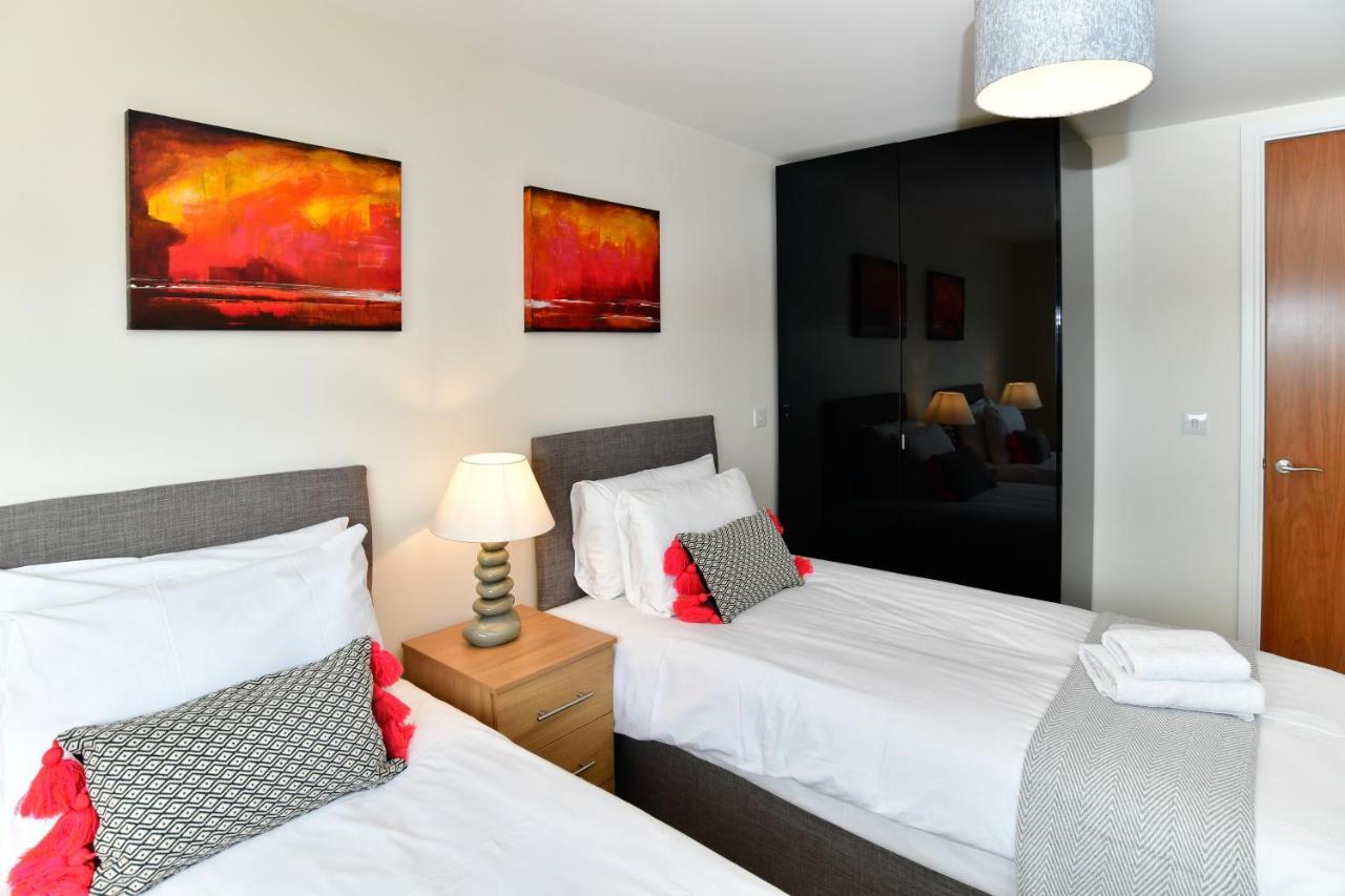 Just Stay Wales - Meridian Quay Penthouses 스완지 외부 사진