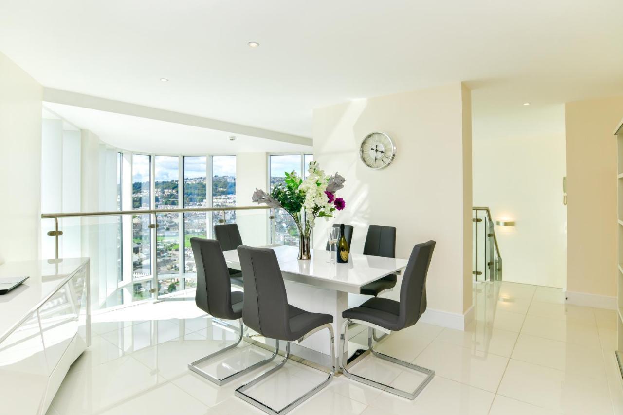 Just Stay Wales - Meridian Quay Penthouses 스완지 외부 사진