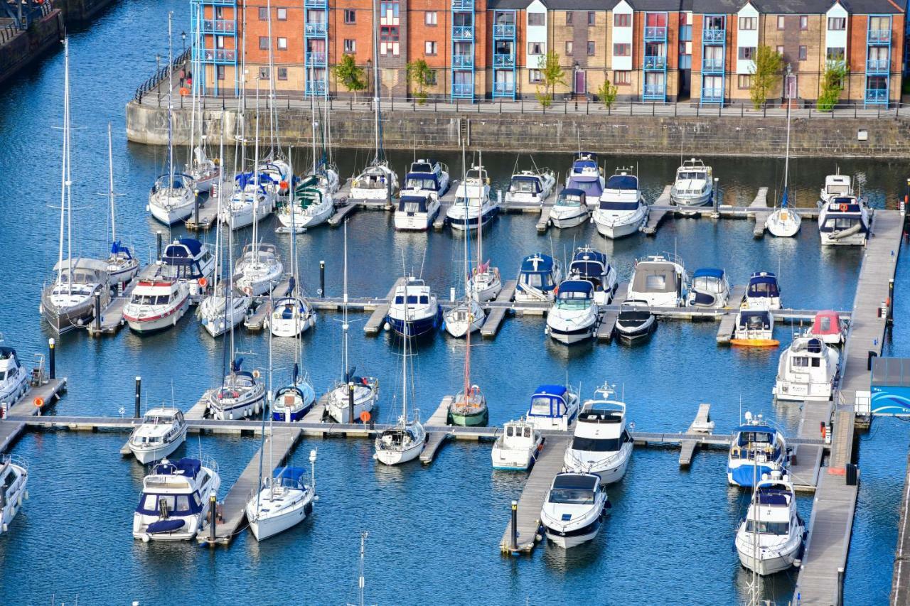 Just Stay Wales - Meridian Quay Penthouses 스완지 외부 사진