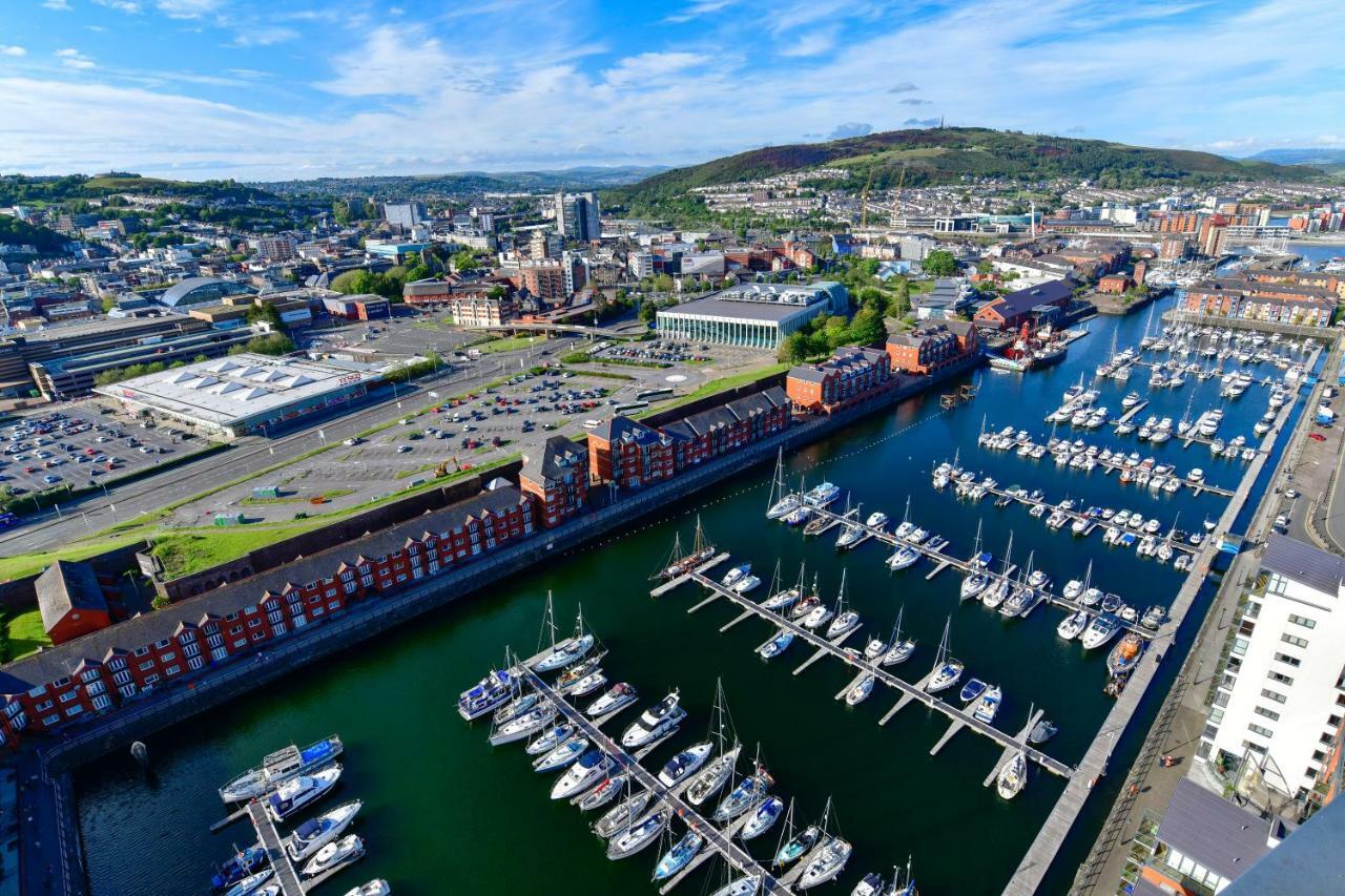 Just Stay Wales - Meridian Quay Penthouses 스완지 외부 사진