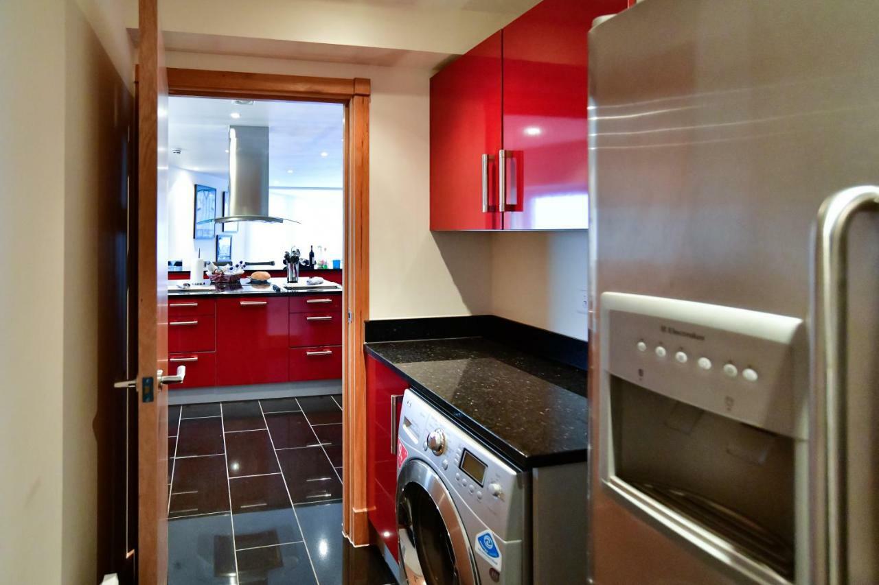 Just Stay Wales - Meridian Quay Penthouses 스완지 외부 사진