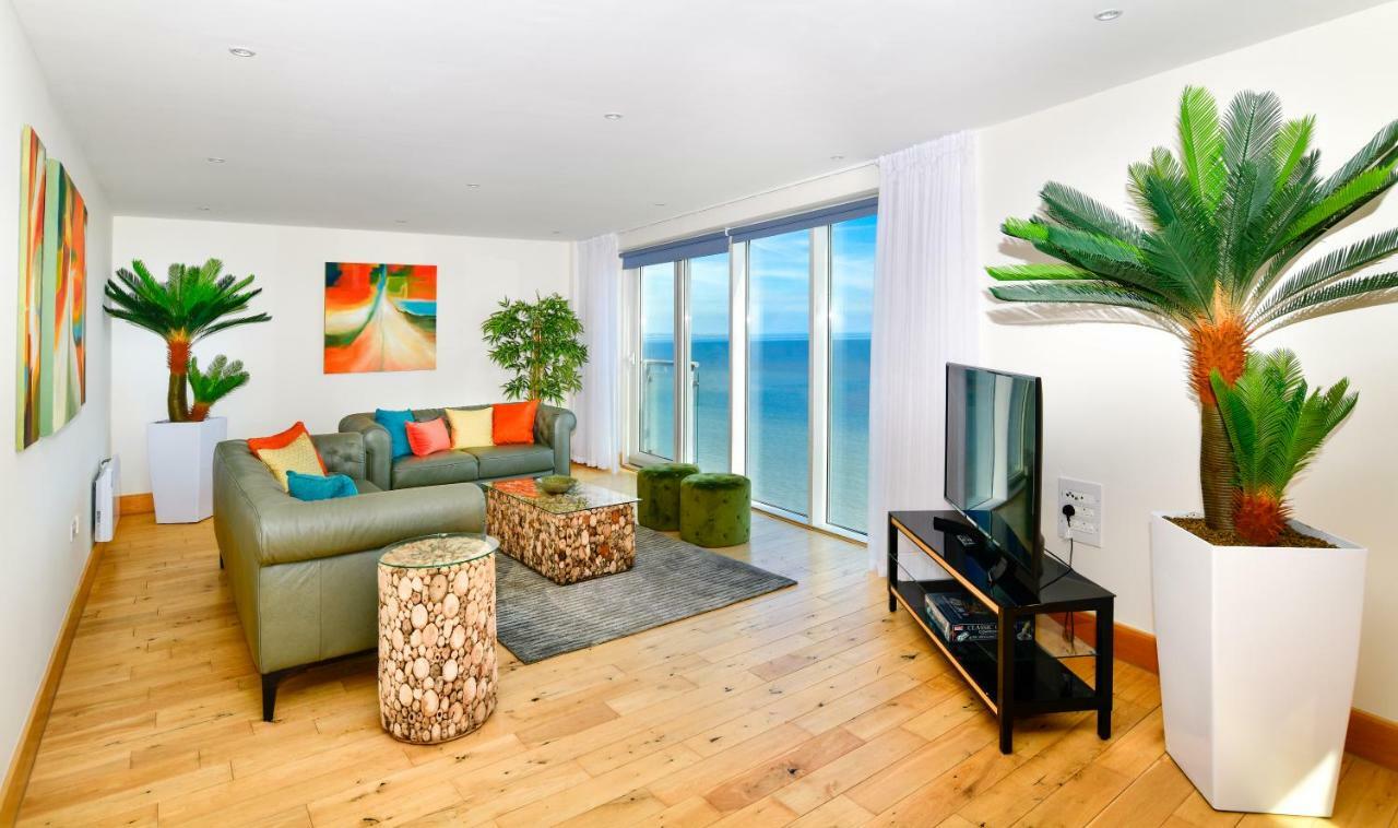 Just Stay Wales - Meridian Quay Penthouses 스완지 외부 사진