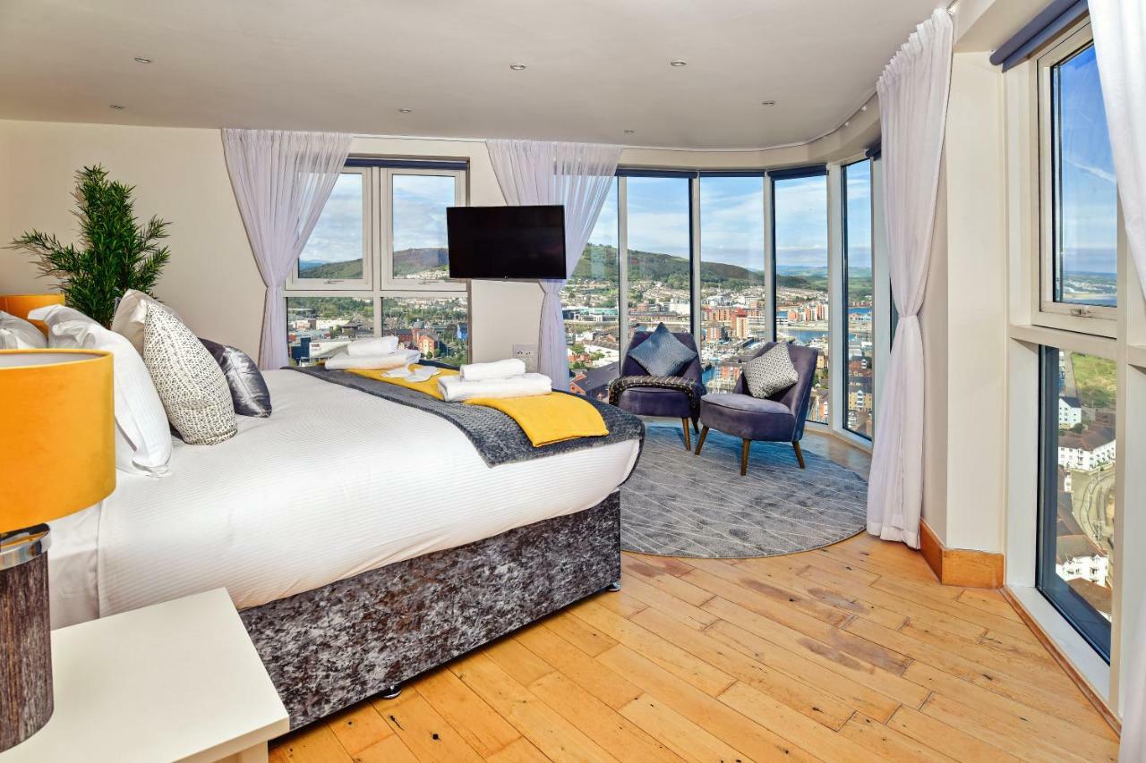 Just Stay Wales - Meridian Quay Penthouses 스완지 외부 사진