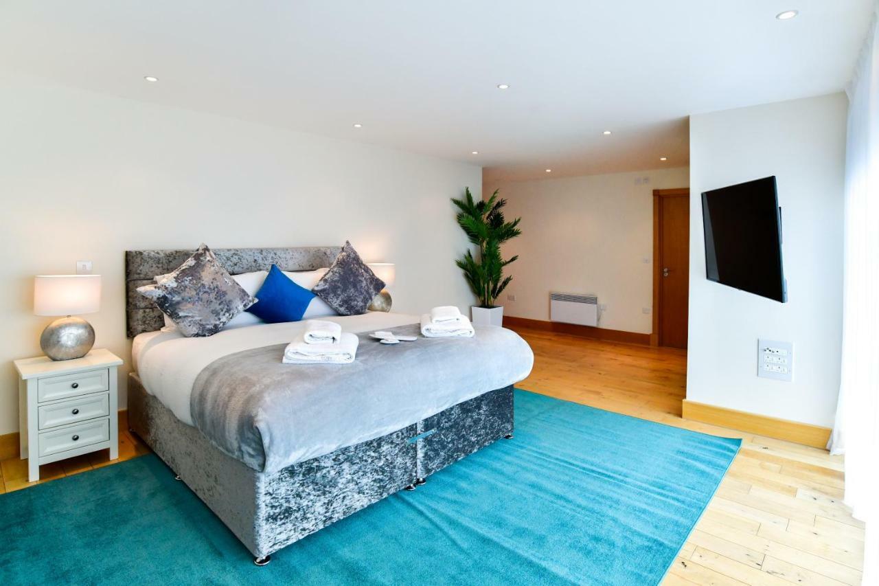 Just Stay Wales - Meridian Quay Penthouses 스완지 외부 사진
